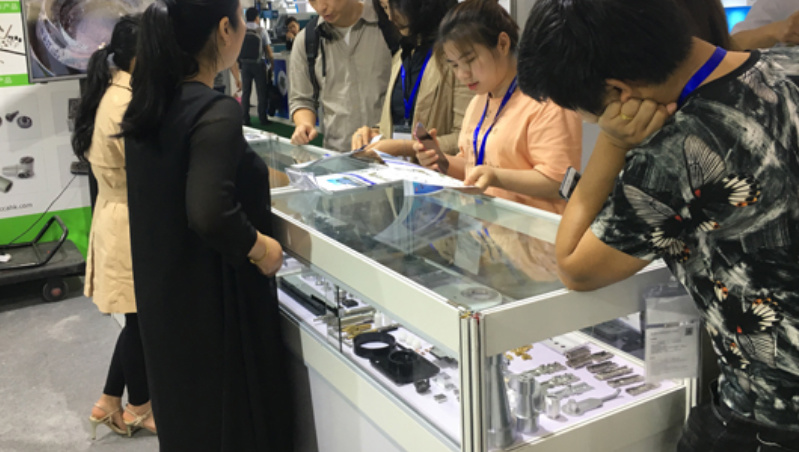 Yuanjia and her team participated in the 2019 Shenzhen International Industrial Parts Exhibition